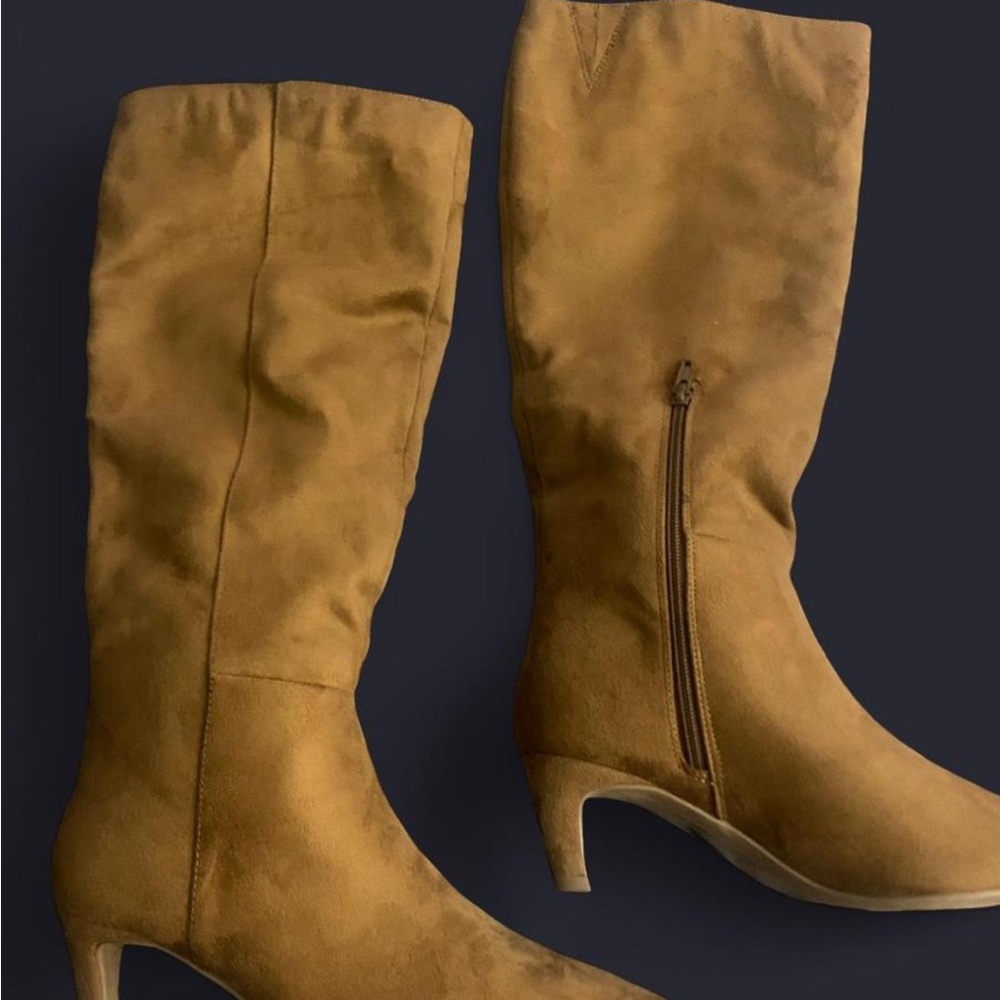 Elegant Tan Knee-High Women's Boots